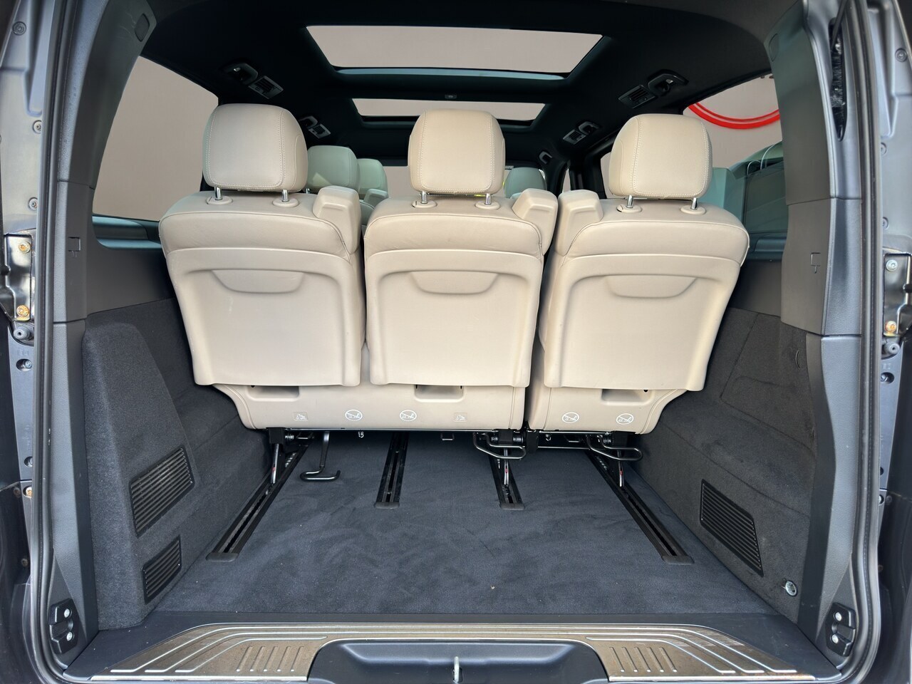 Mercedes V 300 d lang AMG 8s Line Avantgarde 4 Matic