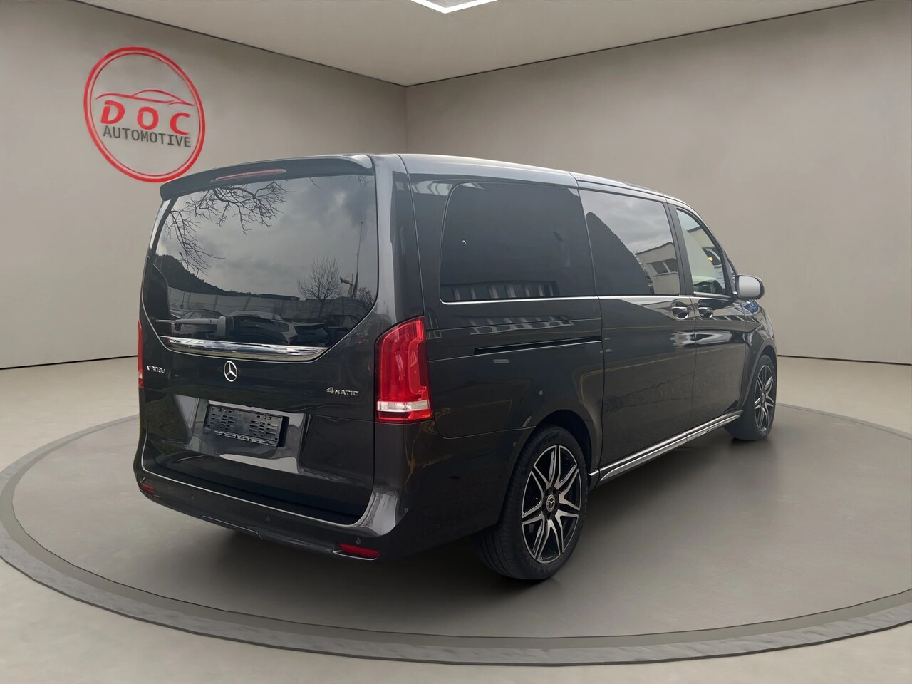 Mercedes V 300 d lang AMG 8s Line Avantgarde 4 Matic